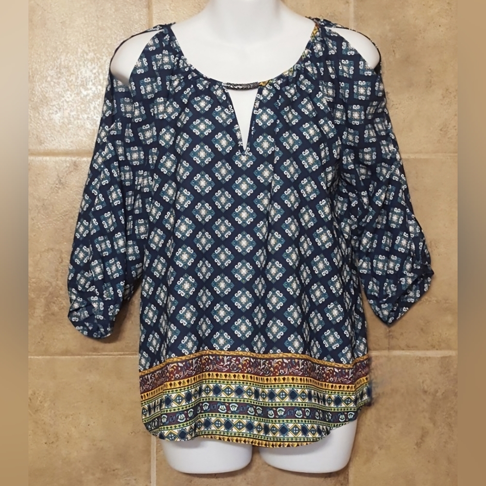 By & By Slit Arm Ladies Print Top, Large
